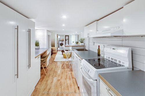 lower-6 King Edward Ave, East York, ON, M4C5J6 | Card Image