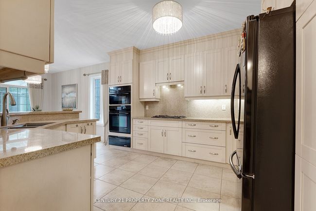 9 Haywood Dr, House other with 6 bedrooms, 5 bathrooms and 4 parking in Brampton ON | Image 12
