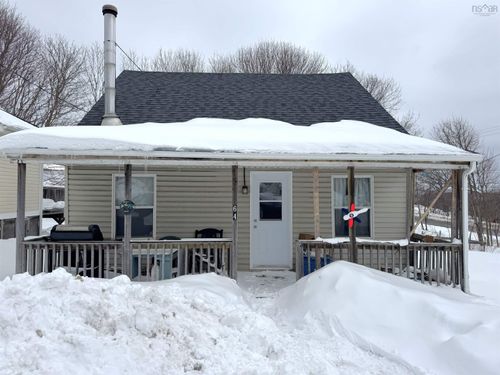 64 Union St, Pictou, NS, B0K1H0 | Card Image