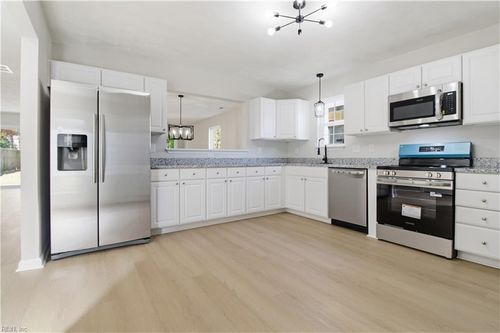 25 Ireland St, Hampton, VA, 23663-2151 | Card Image