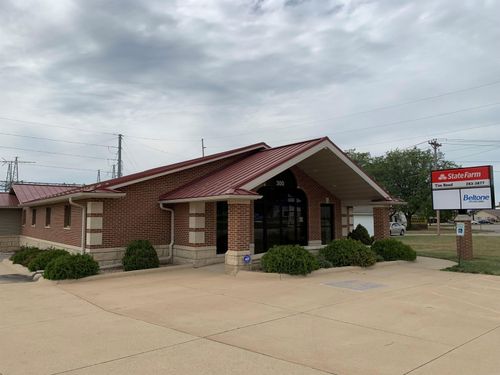 south-side-300 Rock Island Rd., Oelwein, IA, 50662 | Card Image