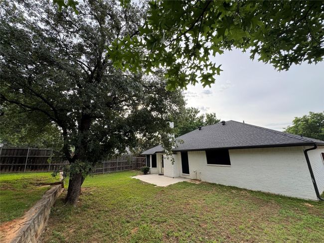 2814 Tumbleweed Trl, House other with 3 bedrooms, 2 bathrooms and null parking in Grapevine TX | Image 14