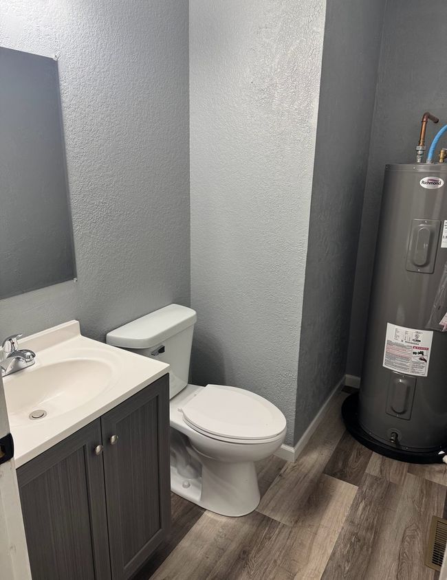 1312 N Hickory St, House other with 4 bedrooms, 2 bathrooms and 4 parking in Champaign IL | Image 21