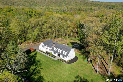 9 Maplewood Rd, Ridgefield, CT, 06877-2626 | Card Image