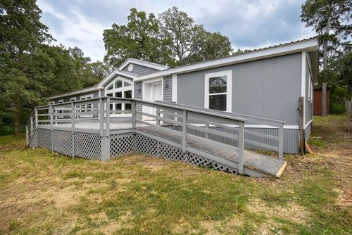 127 Serenity Dr, Bastrop, TX, 78602-7684 | Card Image