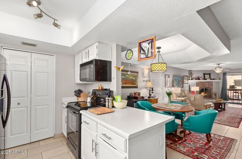 230-3031 N Civic Center Plz, Scottsdale, AZ, 85251-7901 | Card Image