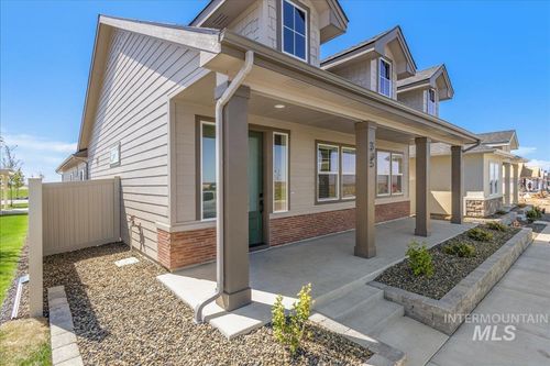 395 E Chevy Dr, Boise, ID, 83716-1018 | Card Image