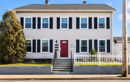 1006 Main St, West Warwick, RI, 02893-3682 | Card Image