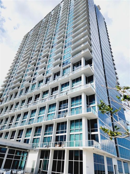 4a-13-150 E Robinson St, Orlando, FL, 32801-1695 | Card Image