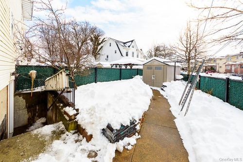 16504 116th Ave, Jamaica, NY, 11434-1708 | Card Image