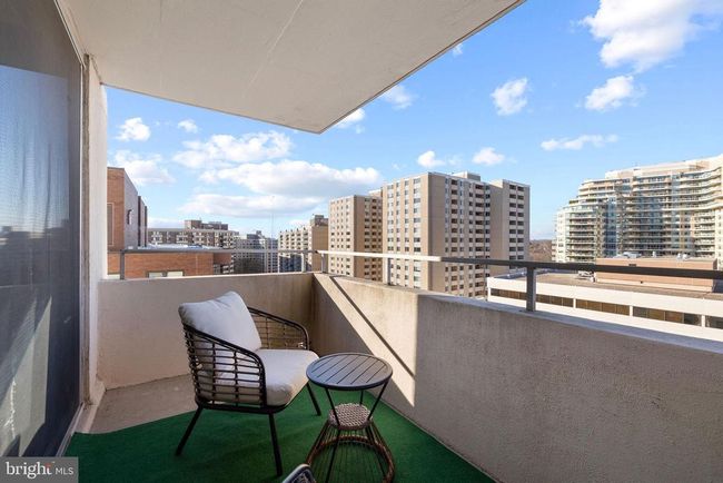 APT-1822N - 5500 Friendship Blvd, Condo with 2 bedrooms, 2 bathrooms and null parking in CHEVY CHASE MD | Image 27