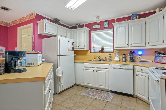 6813 Gregg Rd, House other with 3 bedrooms, 2 bathrooms and null parking in Krum TX | Image 10