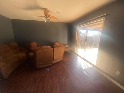 909 Highlander Drive, Moore, OK, 73160 | Card Image