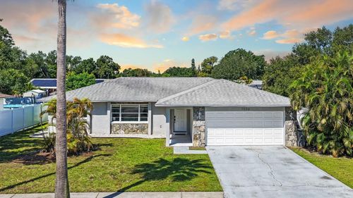 7036 13th St E, SARASOTA, FL, 34243-5005 | Card Image