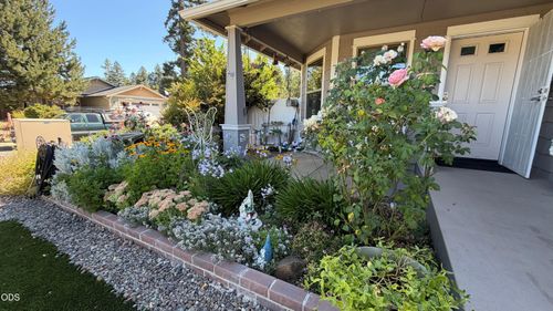 404 Lindilu Ln, Cave Junction, OR, 97523-9045 | Card Image