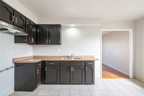 c-1308 E Oaks St, Compton, CA, 90221-1273 | Card Image