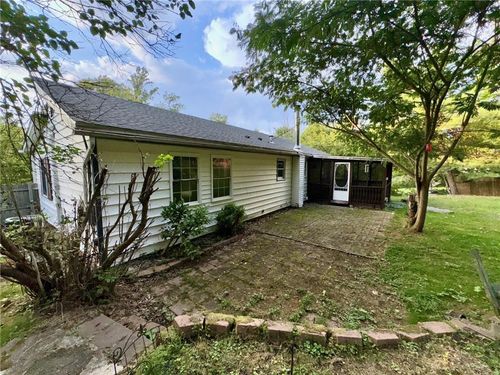 112 Greenwood Dr, Beacon, NY, 12508-2938 | Card Image