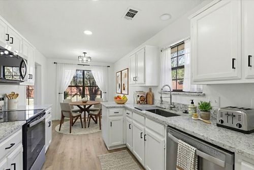 220 Brook Cir, Krum, TX, 76249-5308 | Card Image