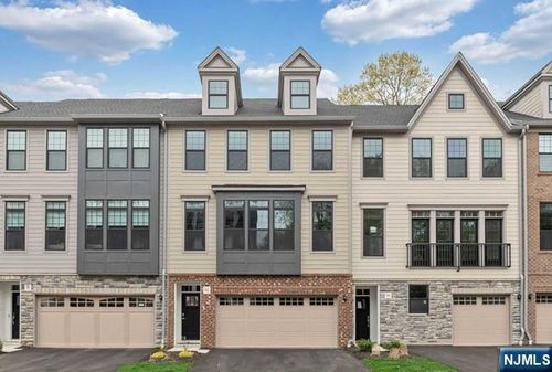 92 Cinnamon Dr, Upper Saddle River, NJ, 07458 | Card Image