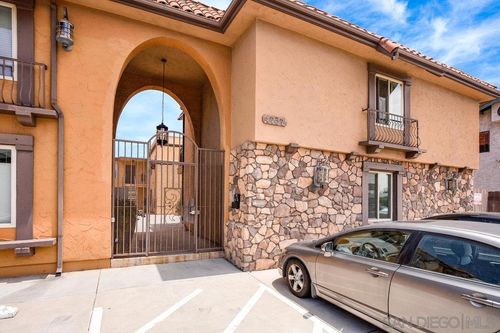 unit-7-4737 34th St, San Diego, CA, 92116 | Card Image