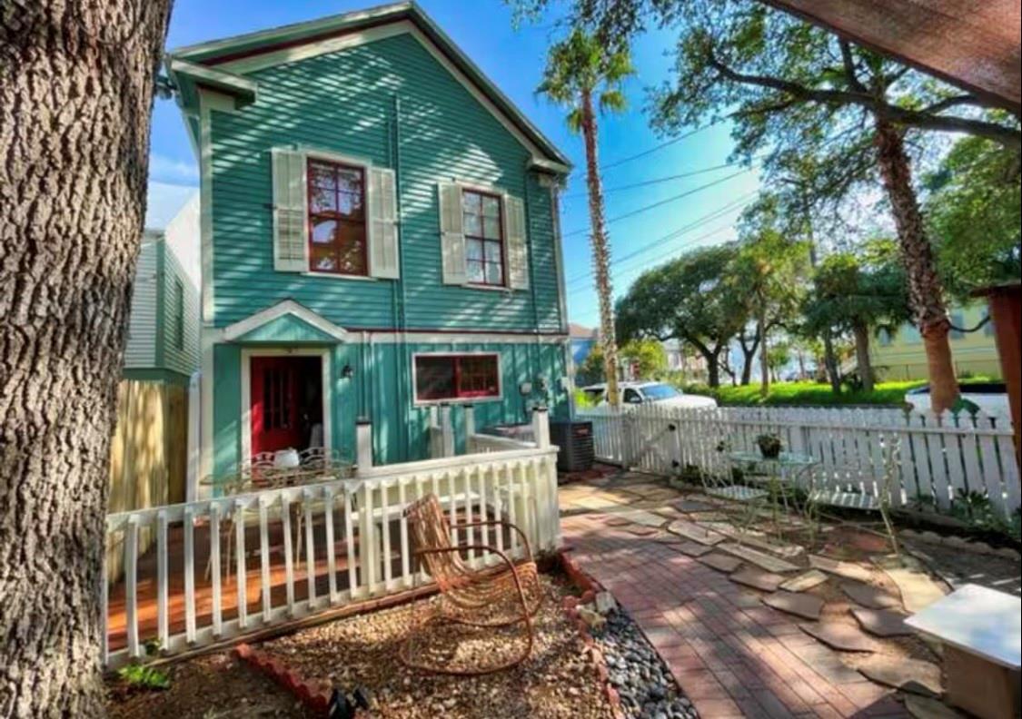 Residential Lease in Galveston 3