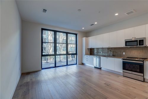 apt-117-800 Embassy Dr, Austin, TX, 78702-2721 | Card Image