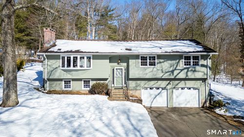 95 Lakewood Cir S, Manchester, CT, 06040-7018 | Card Image