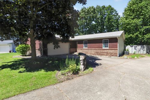 56800 Bow Dr, Three Rivers, MI, 49093-9011 | Card Image