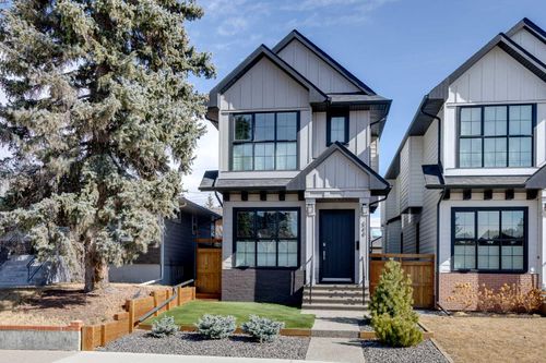 544 37 St Nw, Calgary, AB, T2N3B8 | Card Image