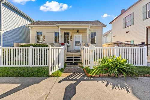 a-2823 Avenue Q, Galveston, TX, 77550-7730 | Card Image