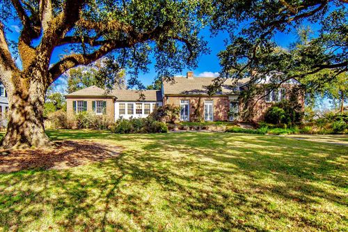 325 Crescent Blvd, Houma, LA, 70360-6619 | Card Image