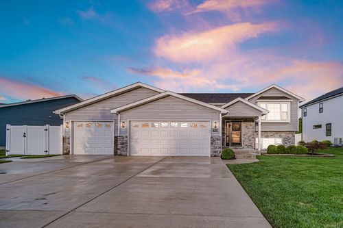 7515 Clark Ct, Merrillville, IN, 46410-6945 | Card Image