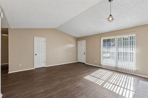 119 Woodman Dr, Midwest City, OK, 73110-7770 | Card Image