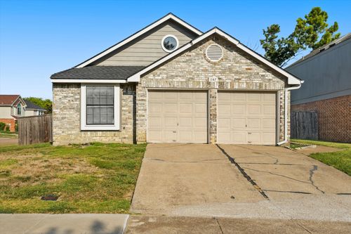 1147 Seneca Pl, Lewisville, TX, 75067-7402 | Card Image