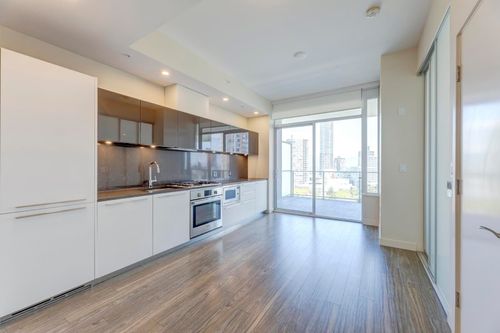 9xx-6383 Mckay Avenue, Burnaby, BC, V5H0H8 | Card Image