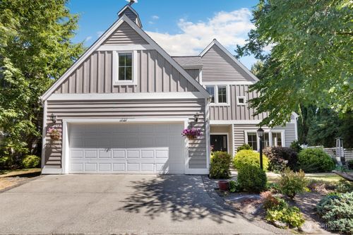 737 Village Cir Nw, Bainbridge Island, WA, 98110-2748 | Card Image