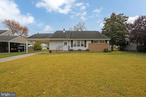 8 Clark Dr, WEST DEPTFORD, NJ, 08096-3313 | Card Image