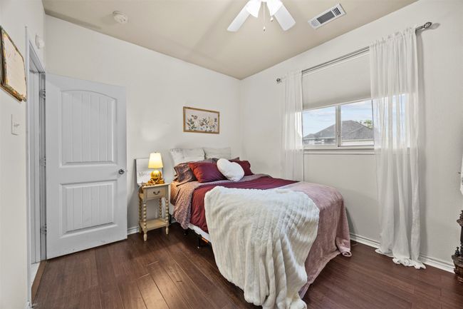 Cute bedroom 3 with large walk in closet | Image 23