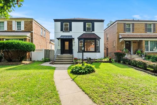 9237 S Justine St, Chicago, IL, 60620-5038 | Card Image