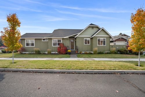 2721 Ne Rosemary Drive, Bend, OR, 97701 | Card Image