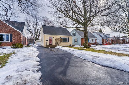 135 Fayette Ave, Tonawanda, NY, 14223-2707 | Card Image