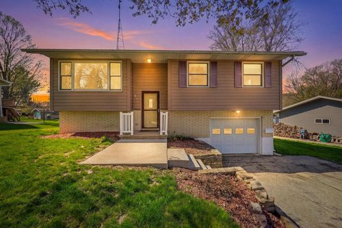 911 Mayer Lane, MAYVILLE, WI, 53050 | Card Image