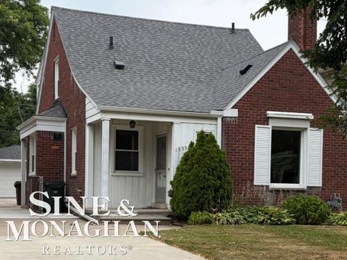 1555 Anita Ave, Grosse Pointe Woods, MI, 48236-1420 | Card Image