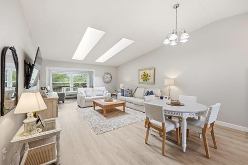 k-7-8227 Se Croft Cir, Hobe Sound, FL, 33455-6348 | Card Image