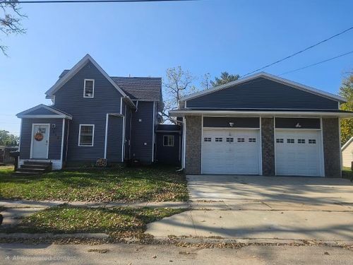 232 5th Ave Sw, Oelwein, IA, 50662-2228 | Card Image