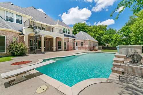 8945 Waterchase Cir, Fort Worth, TX, 76120-2865 | Card Image
