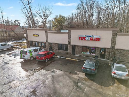 3898 Joslyn Rd, Lake Orion, MI, 48359-1628 | Card Image