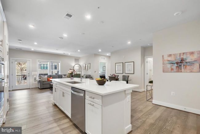 APT-107 - 2319 Field Point Rd, Condo with 2 bedrooms, 2 bathrooms and null parking in Herndon VA | Image 6