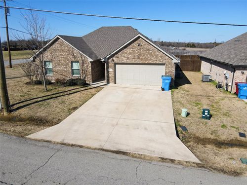 2303 Norwood Rd, Sherman, TX, 75092-4430 | Card Image