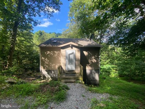 568 Cliff Heights Rd, STANLEY, VA, 22851-5257 | Card Image